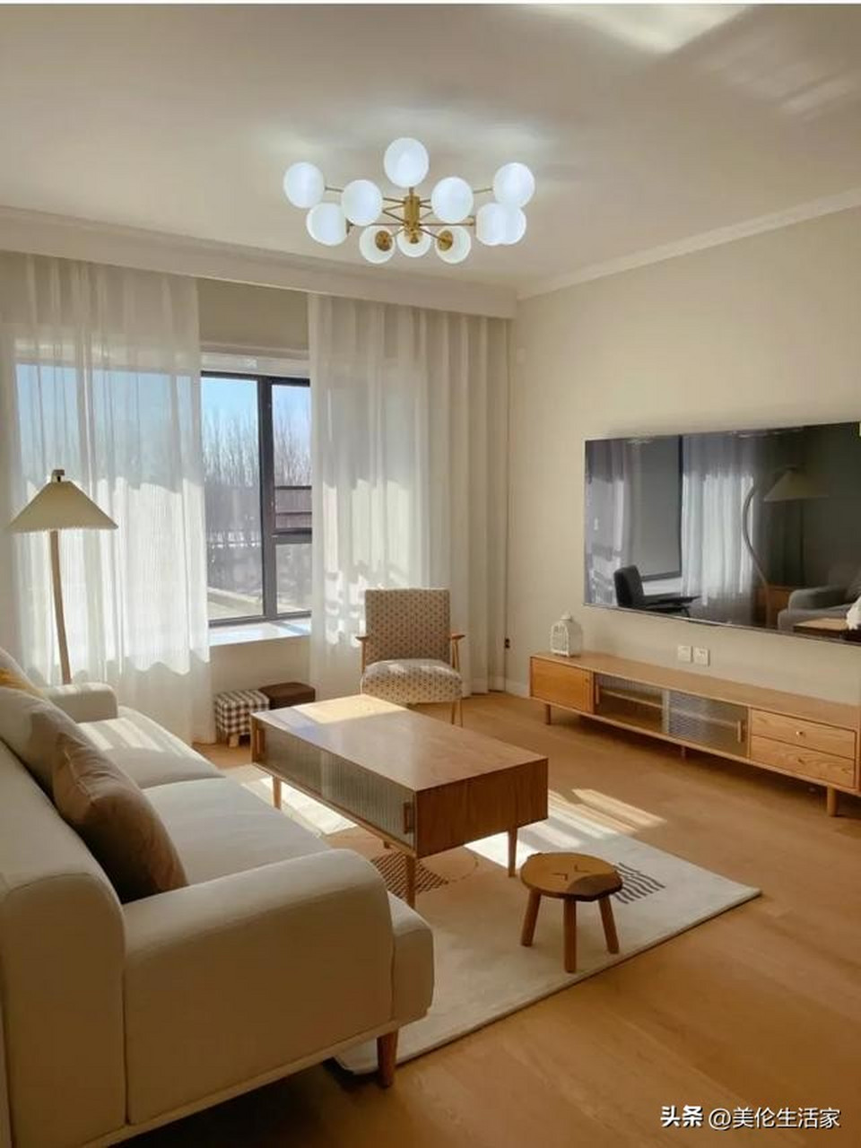 图一:穷人的客厅装修,图二:普通人的客厅装修,图三:有钱人的客厅装修.