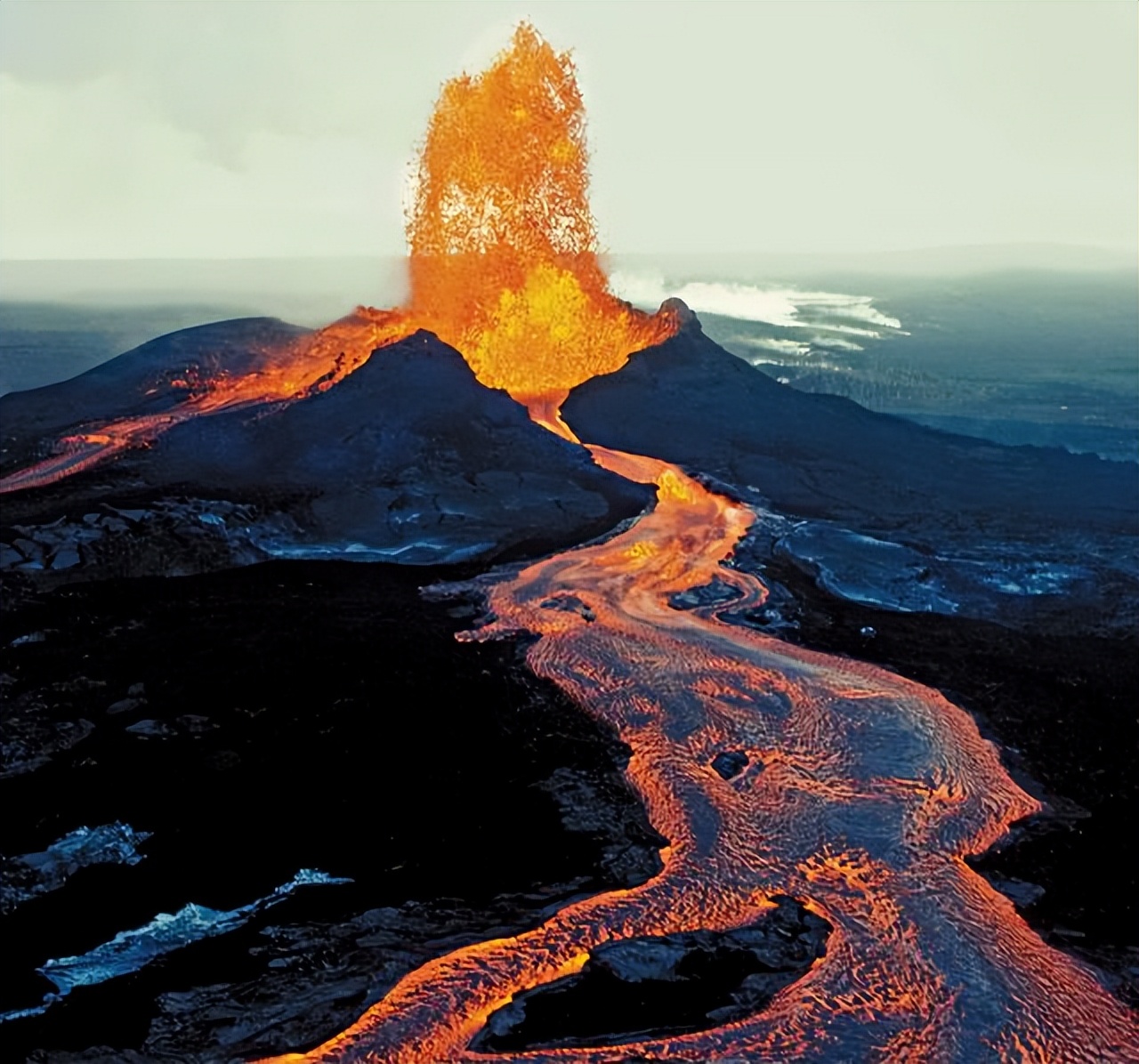 基拉韦厄火山图片