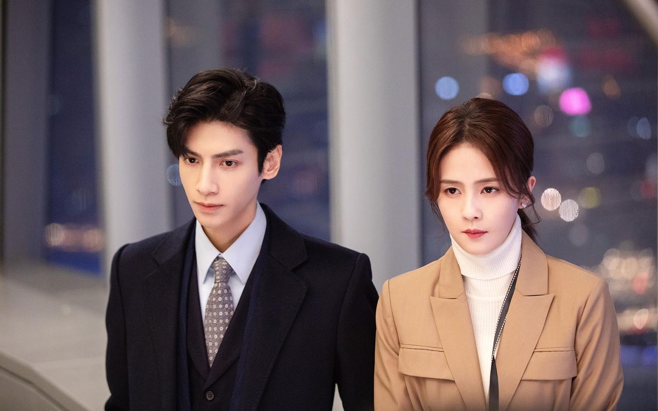 长月烬明:断更第一天,罗云熙的"黑"历史满天飞