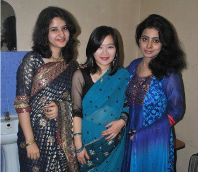 厦大的高材生郑默沫,远嫁印度当二房,奴性十足的她竟抹黑中国