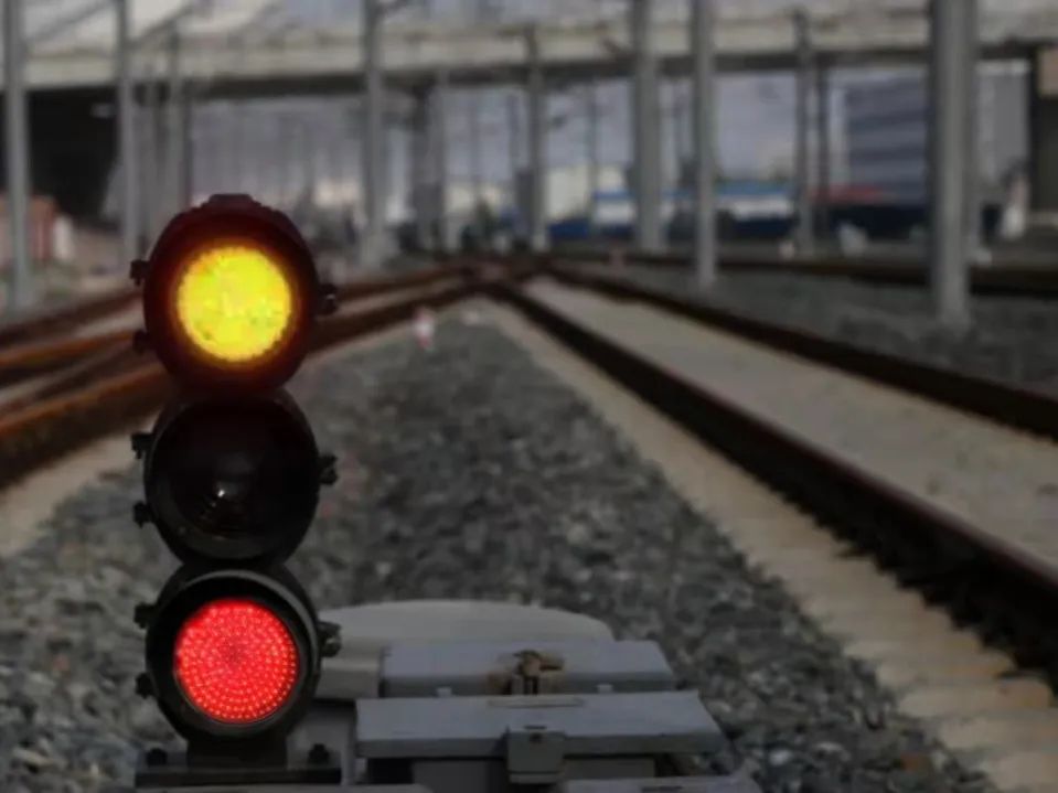 地铁百科地铁也有红绿灯这些常见的灯光你会看吗