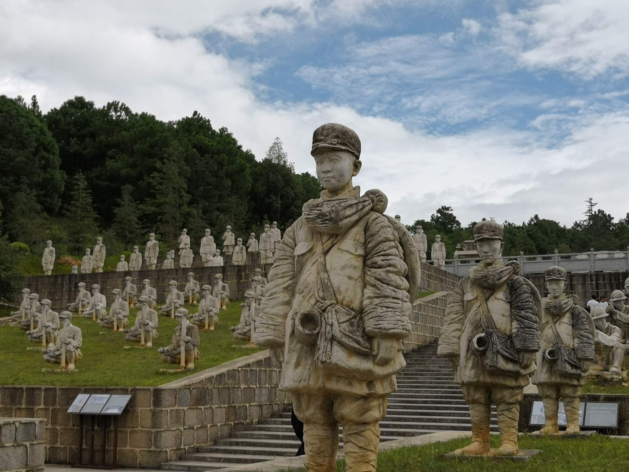 松山战役:1000多名娃娃兵惨死,最小的年仅9岁!