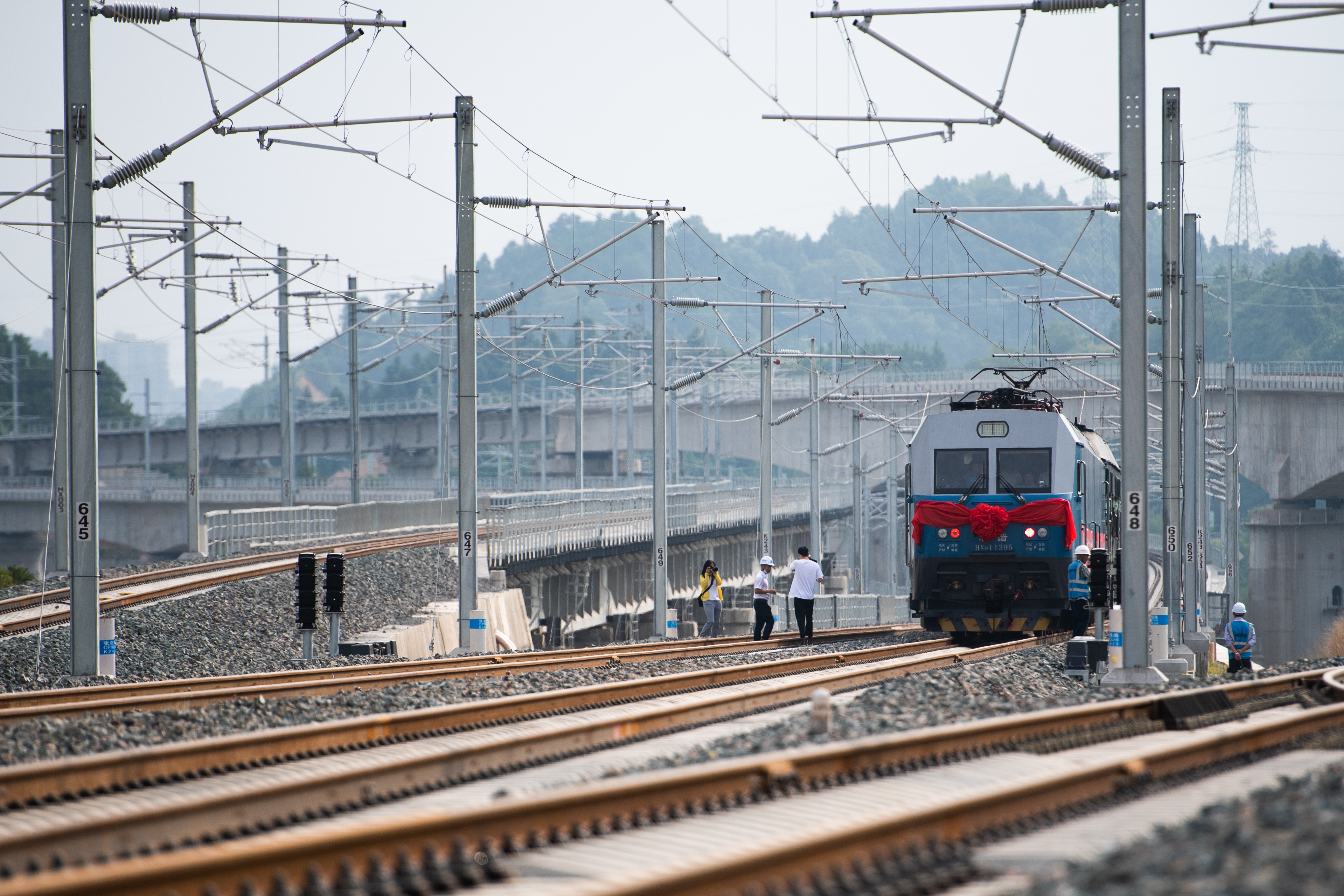 张吉怀高铁启动接触网热滑试验(2)