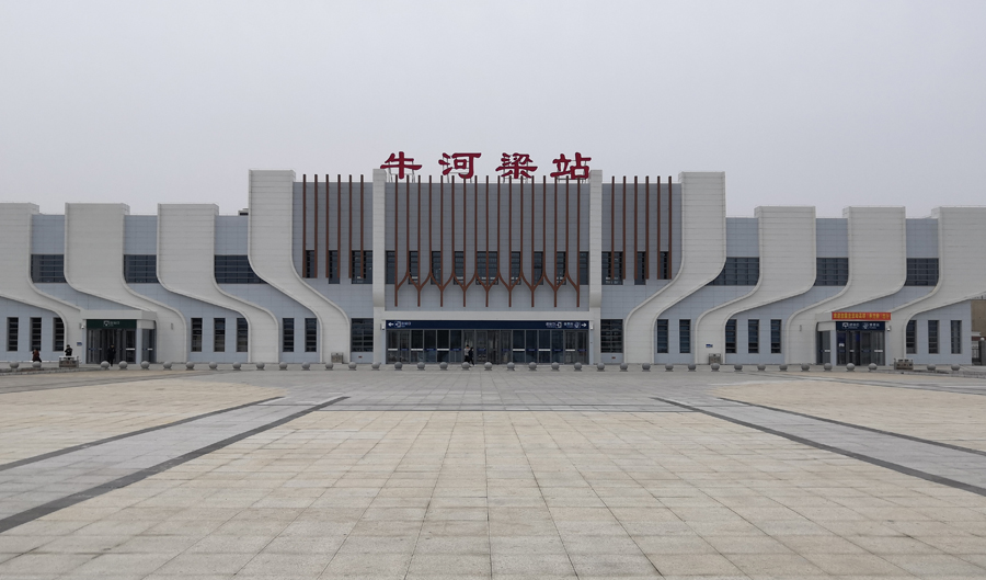 辽宁朝阳这个县级市,是"温泉胜地",拥有牛河梁高铁站