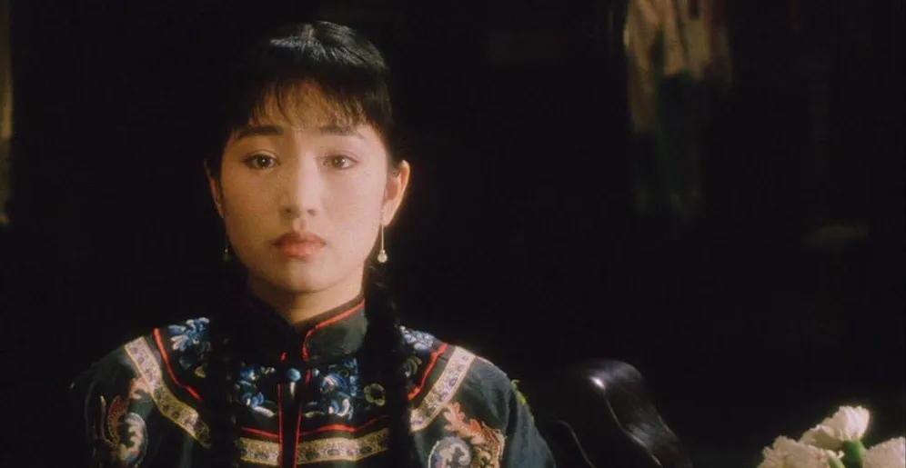 《风月》:巩俐张国荣上演催泪虐恋,诉说被命运裹挟的悲欢离合