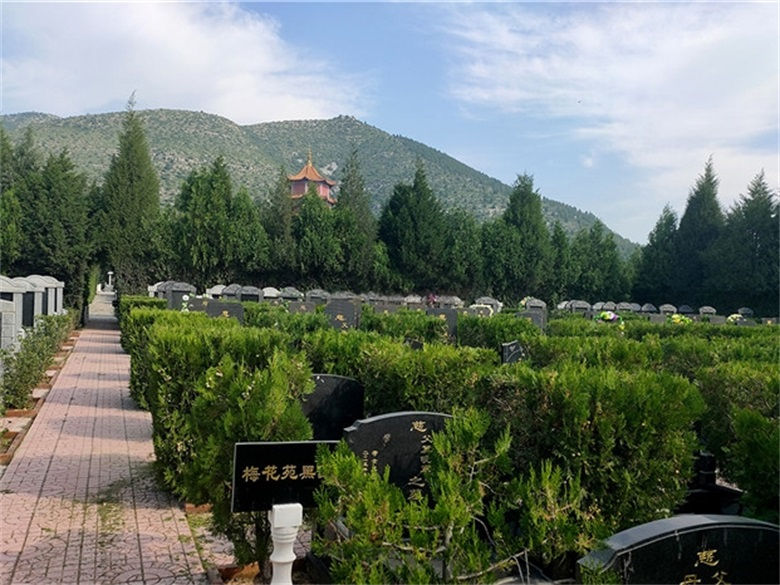 皇家龙山陵园墓地怎么样?有什么特点?