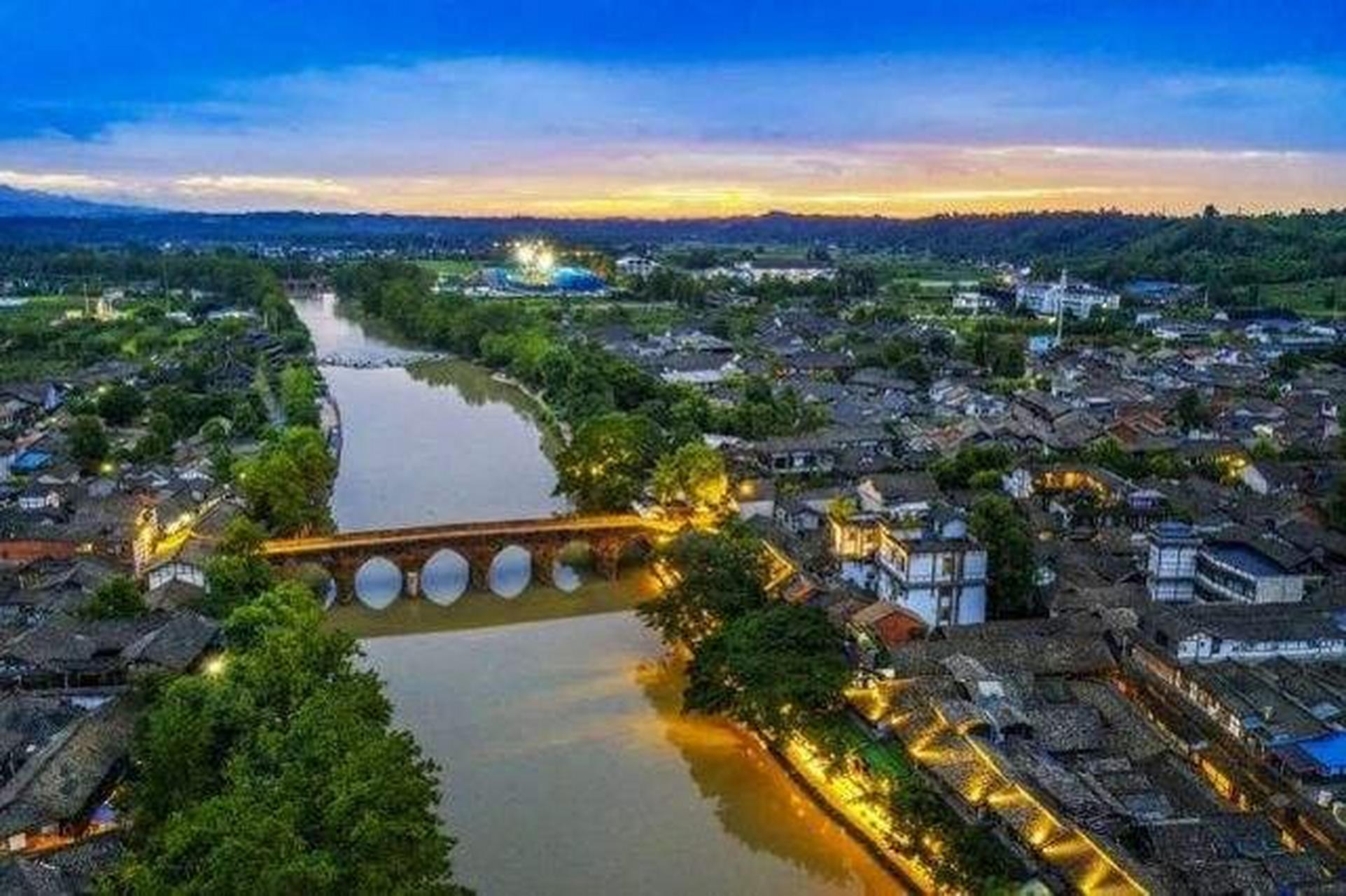 成都邛崃市平乐古镇:位于成都市西南部,是一座历史悠久,文化底蕴深厚