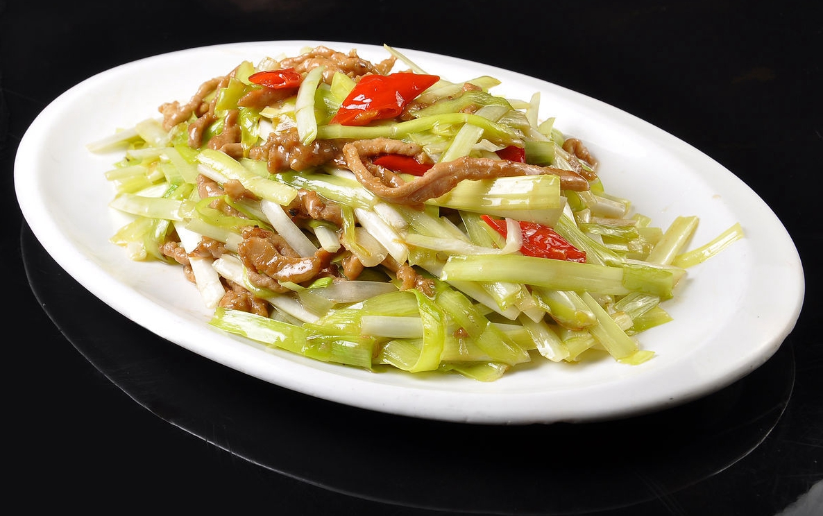 韭黄炒肉有窍门,记住两个诀窍,炒出来的韭黄好吃又不老