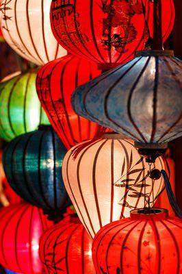 历史上,灯笼是传统文化的重要承载物