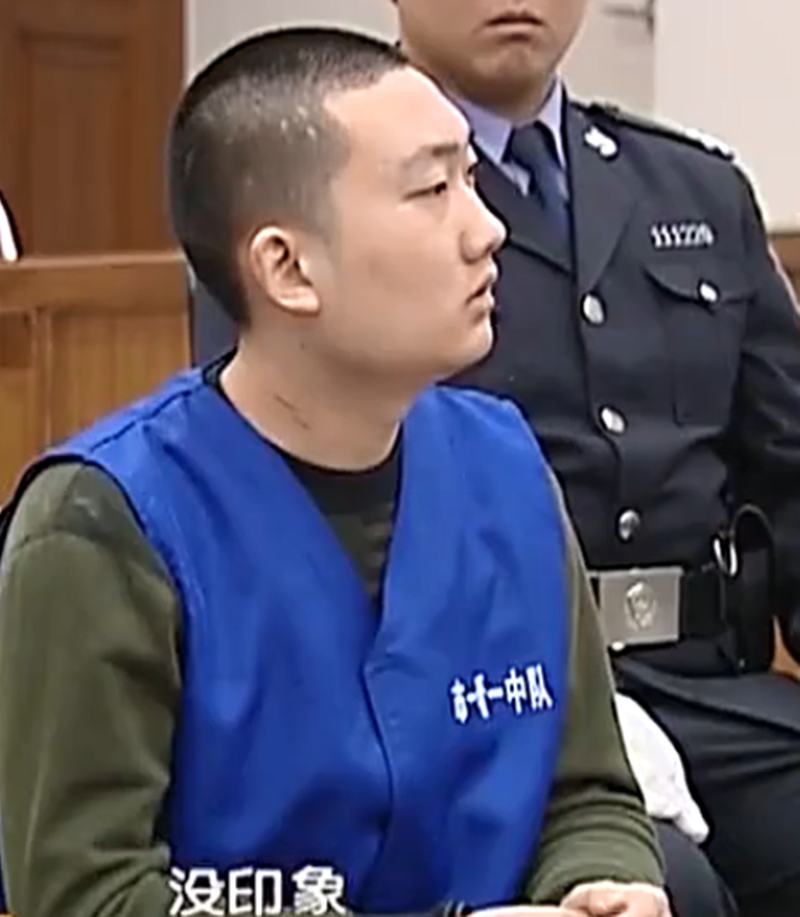 开庭后,公诉人宣读了起诉书:经依法审查查明,被告人秦朋于2014年7月10