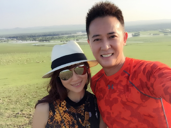 一米九大个子能哭会跪,厚脸皮不怕被笑话,汪正正对老婆才是真爱