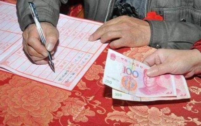 为何农村"办吃席",一些人却只交钱不吃饭?老农说出背后实情
