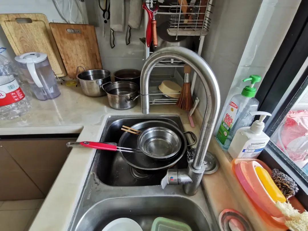 热点北京海淀区温泉镇这小区的低层住户,真的太热了......