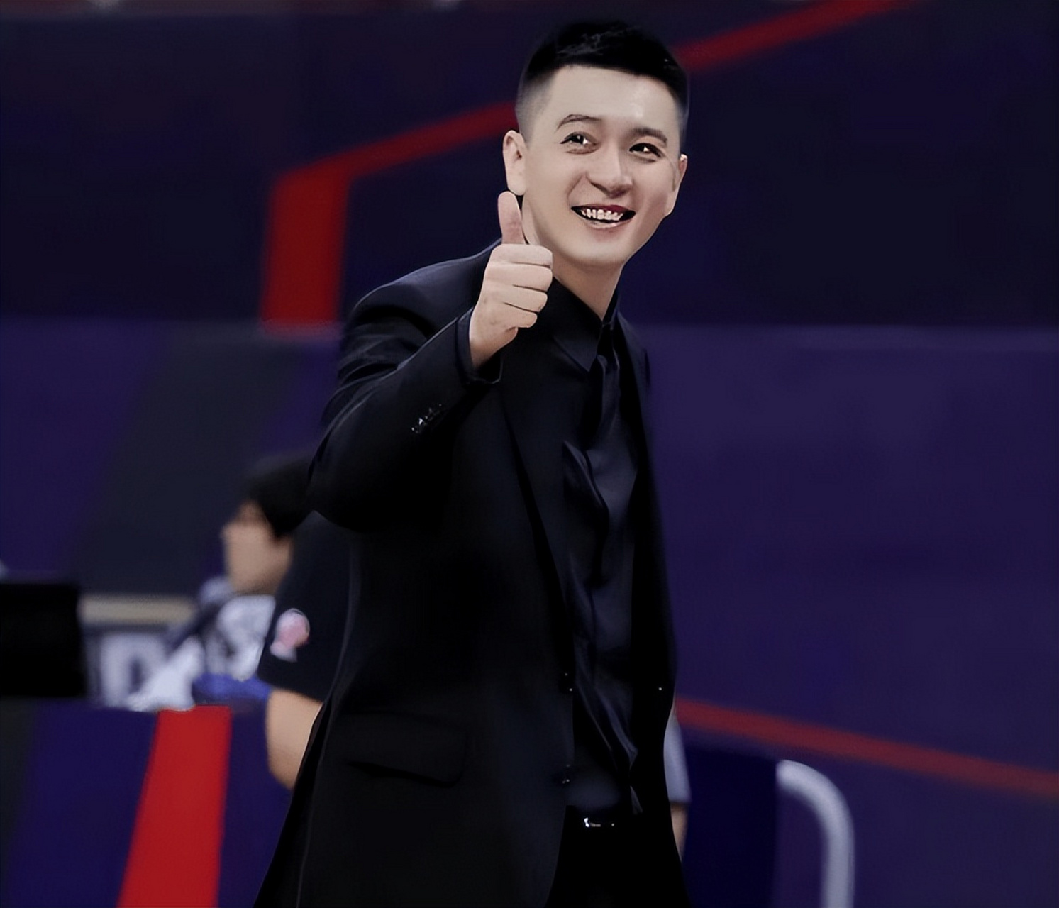 杨鸣是cba历史上最年轻的总冠军教练,但与辽宁男篮的续约问题未达成