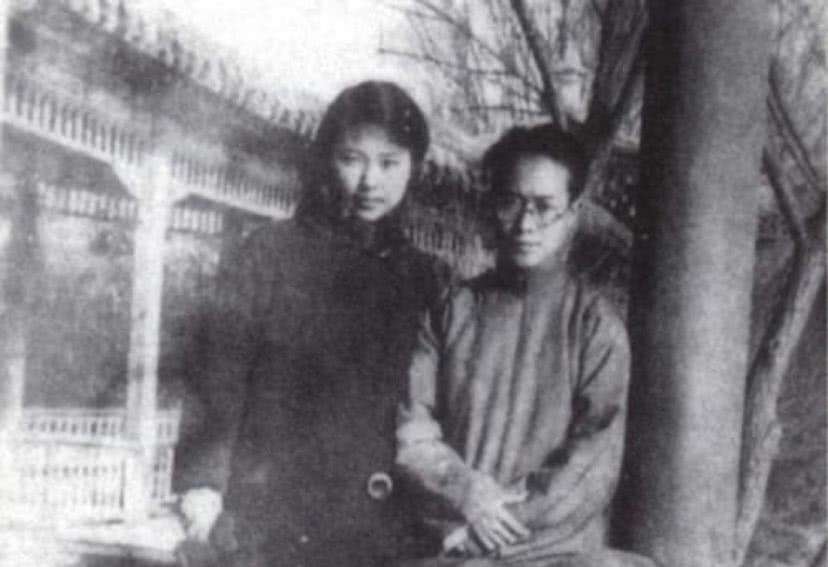 沈从文一生的痛:九妹因爱疯癫,又因饥荒饿死,留下一子独自生活