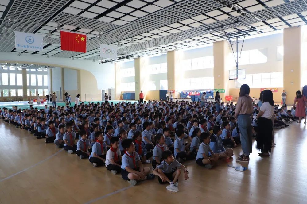 杭州市少年儿童爱眼护眼公益活动走进滨江实验小学