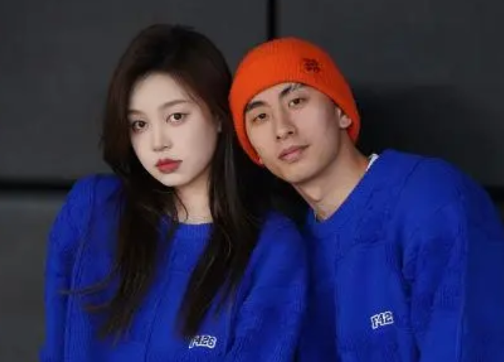 野球帝张照洋高铁站遭群殴,被两名大汉骑在身上,女友惨遭扇耳光