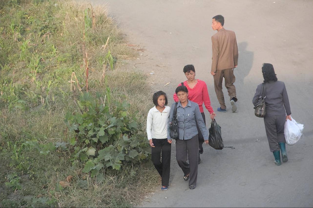 走进朝鲜,"中国制造"在朝鲜农村吃香,有人一年四季都在用