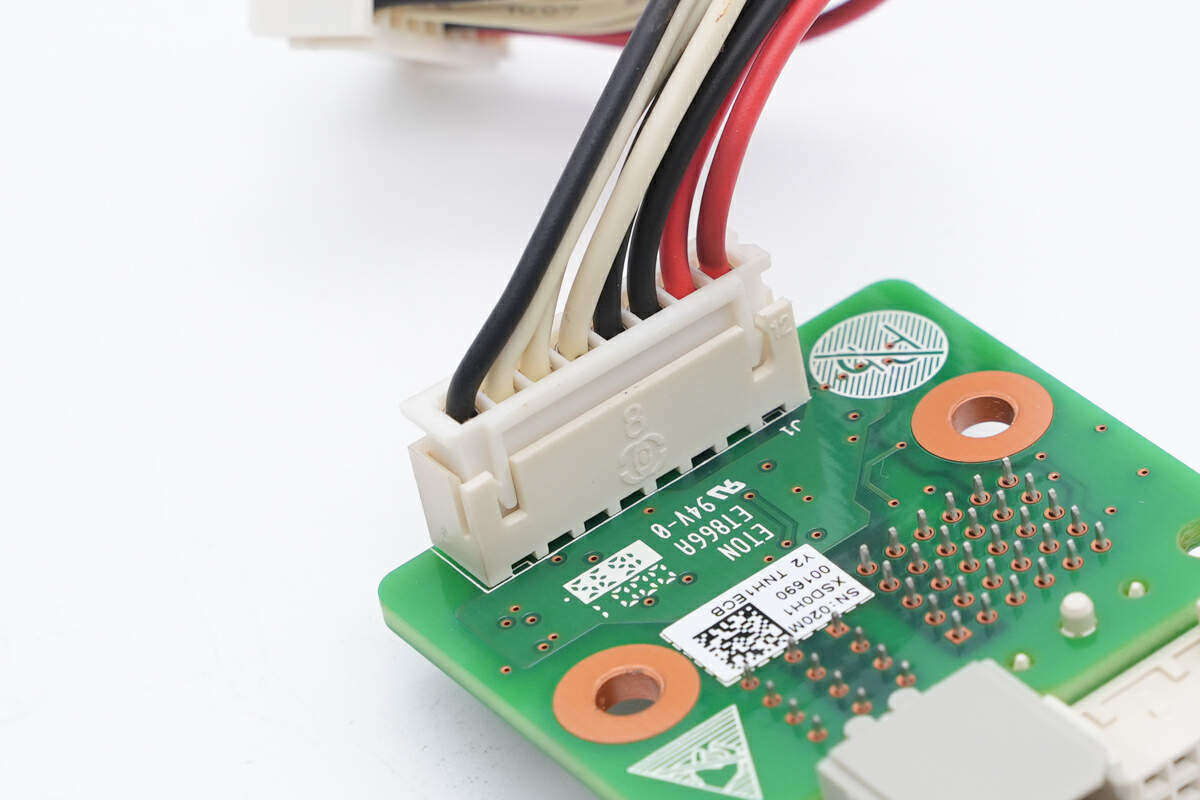 我们把华为optix osn500光传输系统60w电源拆了,比想象的要简单