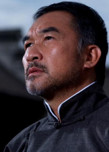 梁家仁曾经在影坛红极一时,就连星爷都为其忙前忙后成为龙套!