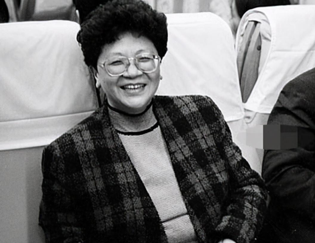 回顾杨胜华的山车人生:由司机变巨贪,前妻改嫁喜剧演员周立波