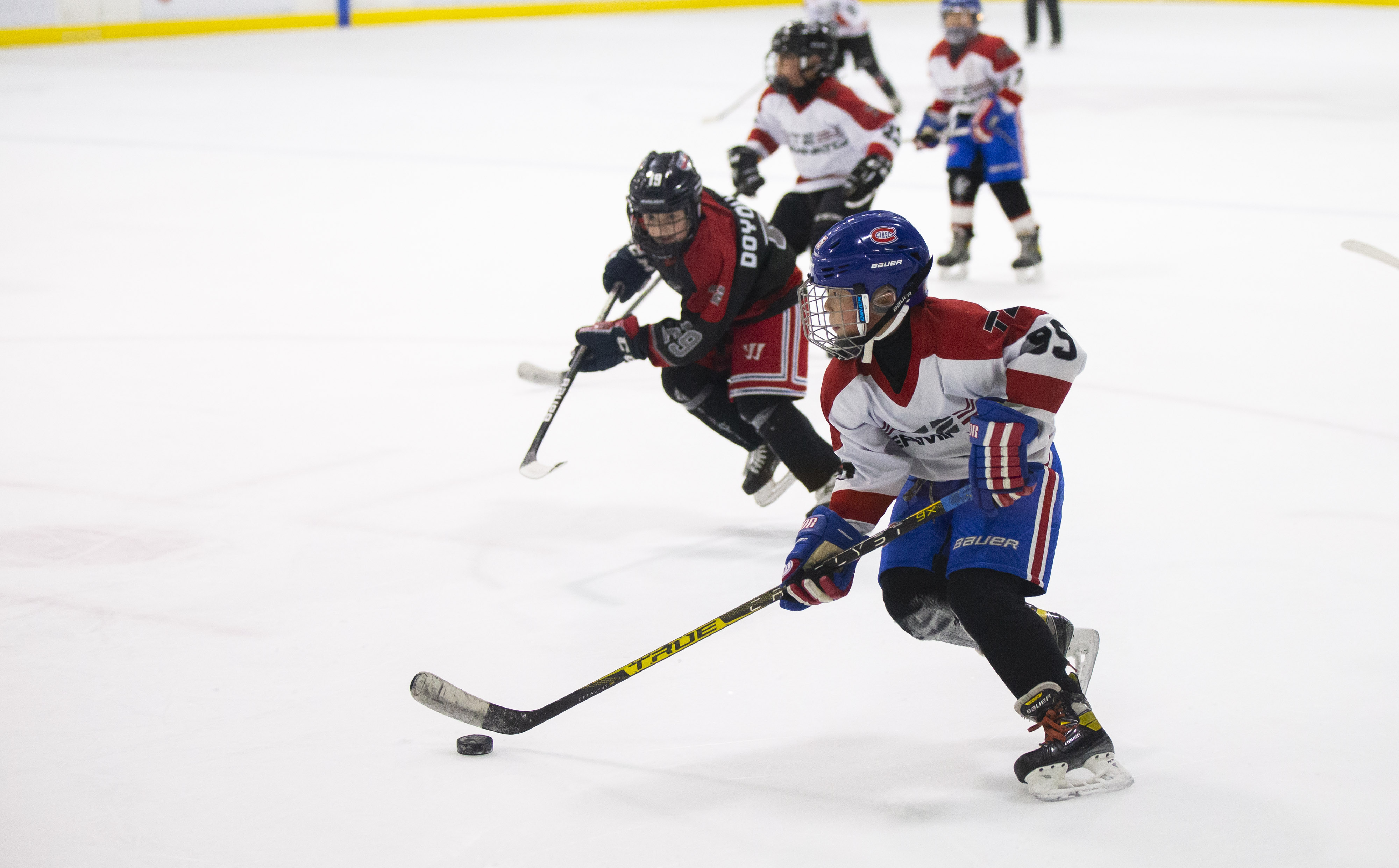 多伦多举行迎北京冬奥会青少年冰球友谊赛