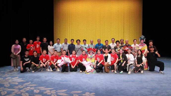 8天在北京天津演11出戏,上戏戏曲学院学生向明星老师学到了什么?