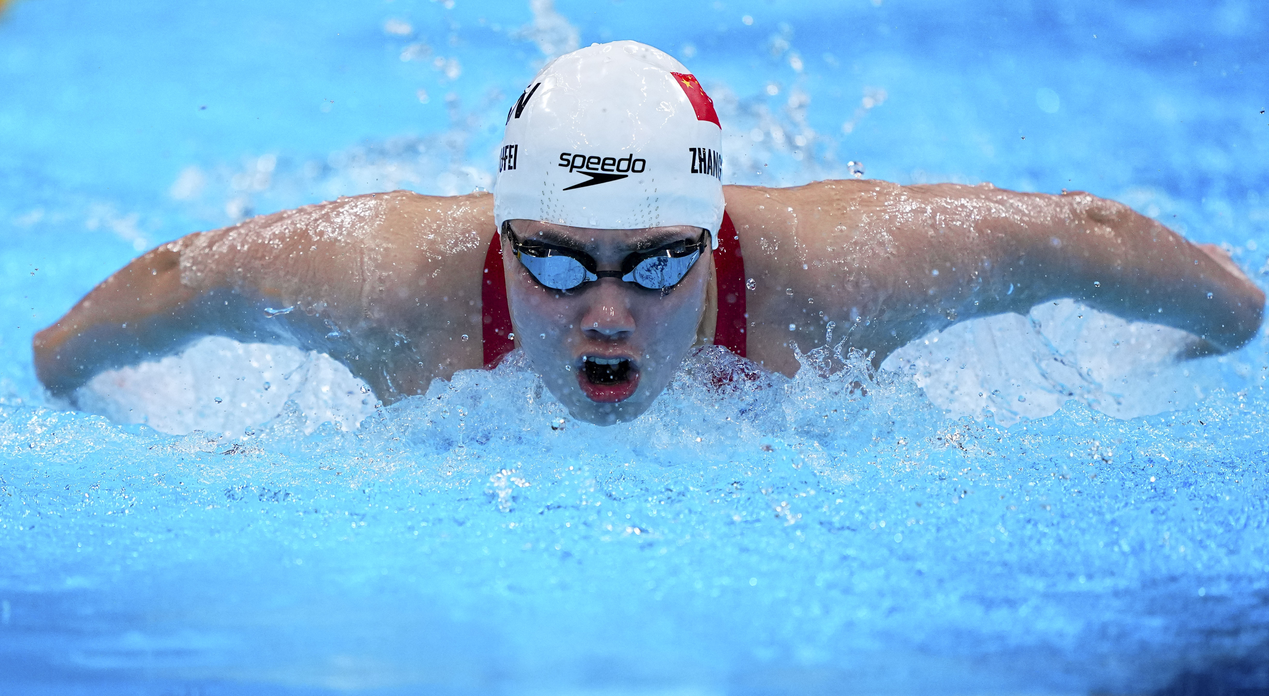 游泳——张雨霏晋级女子100米蝶泳半决赛
