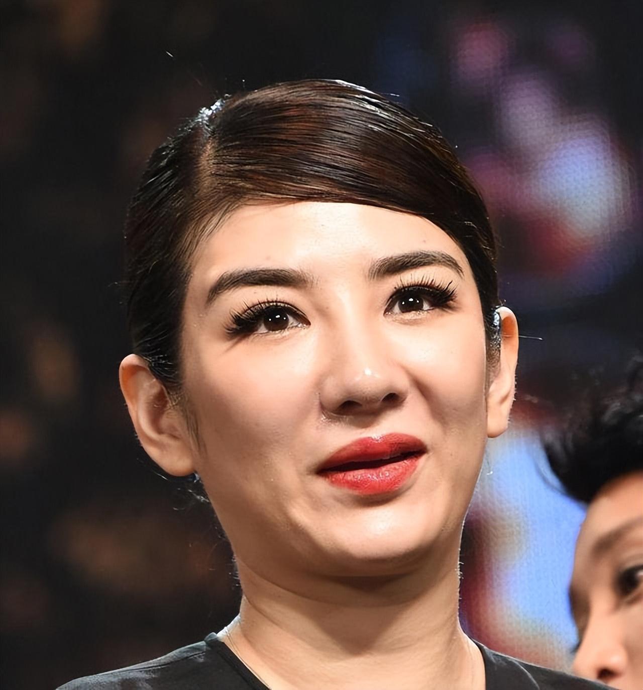 女明星特写镜头下的"尴尬",有部分瑕疵没啥,卡粉浮粉一言难尽