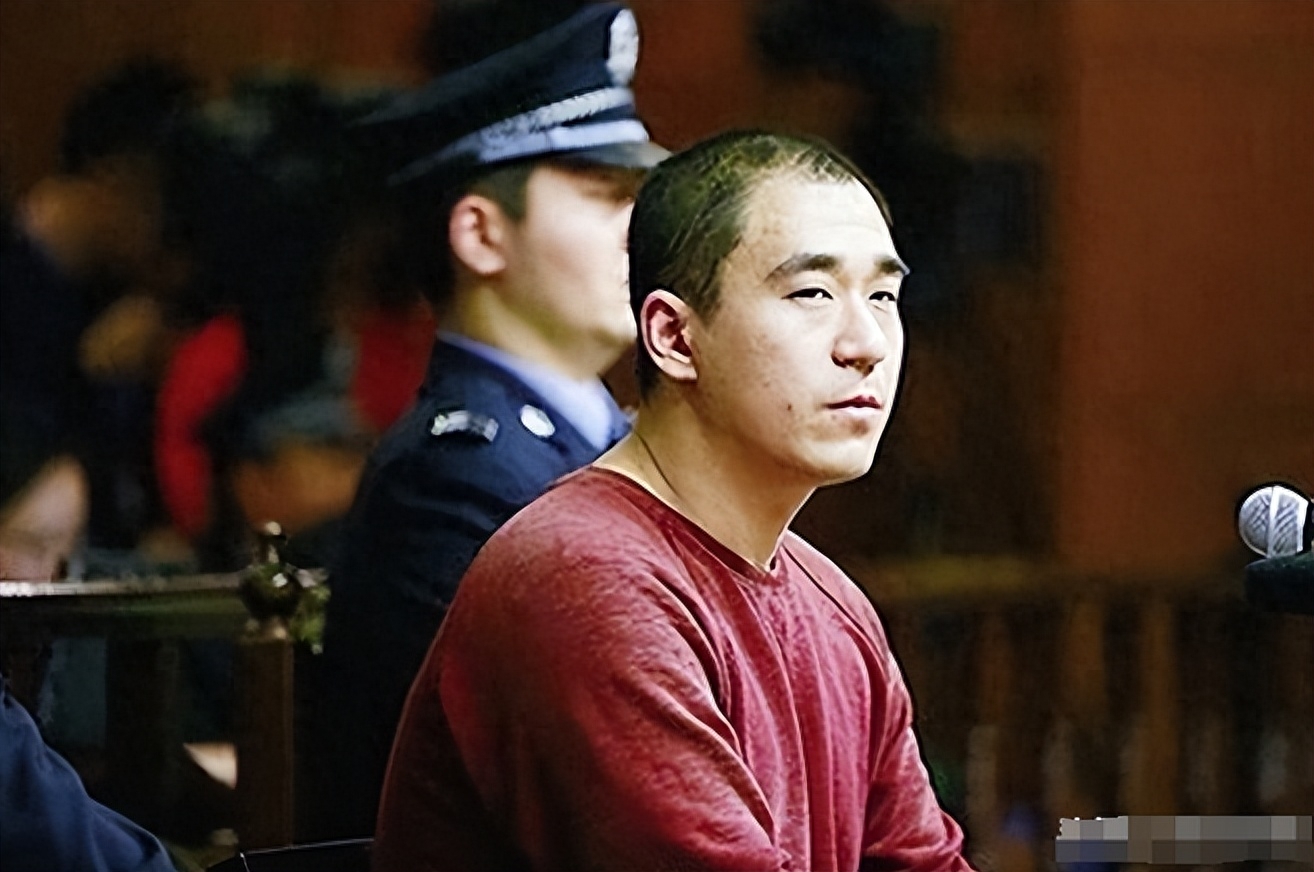 回顾明星狱中生活没隐私没尊严没有任何优待无聊到养蜘蛛解闷