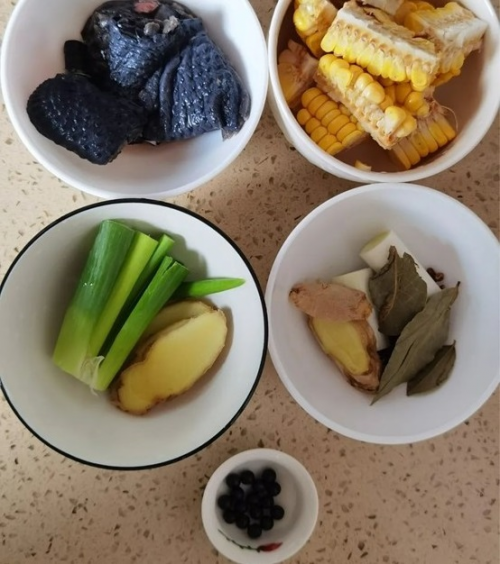 六味地黃烏雞湯,美味又營養的養生藥膳在家輕鬆做