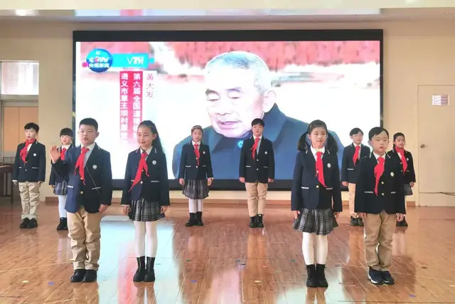扬州世明双语学校小学部开展"博爱"艺术节展演活动