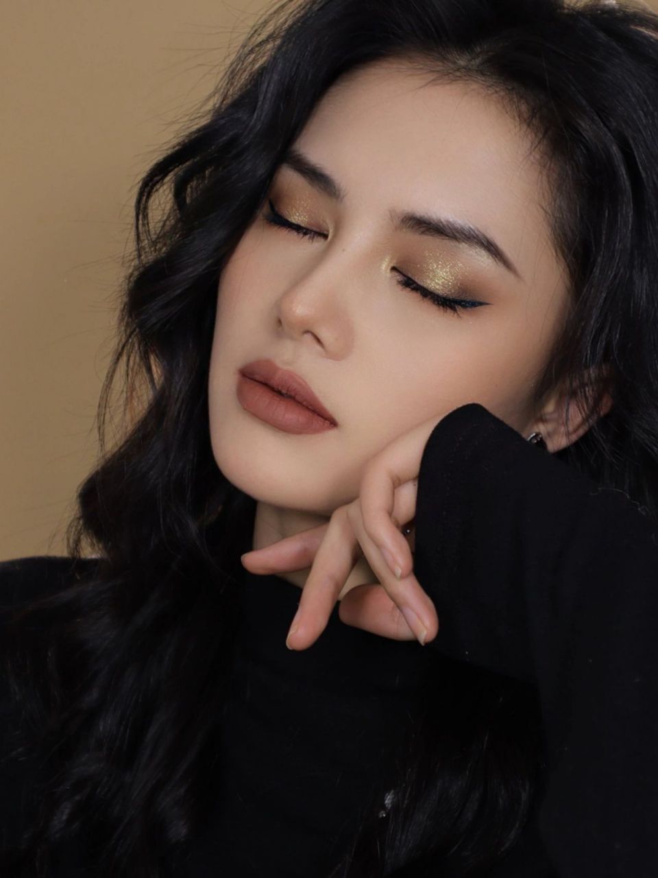 浓颜系混血欧美妆  把炸毛卷  小挑眉 黄棕色眼妆