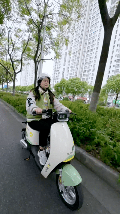 车型评说:轻巧小骑驭美而行,金箭玛雅100当属年轻人的时尚座驾