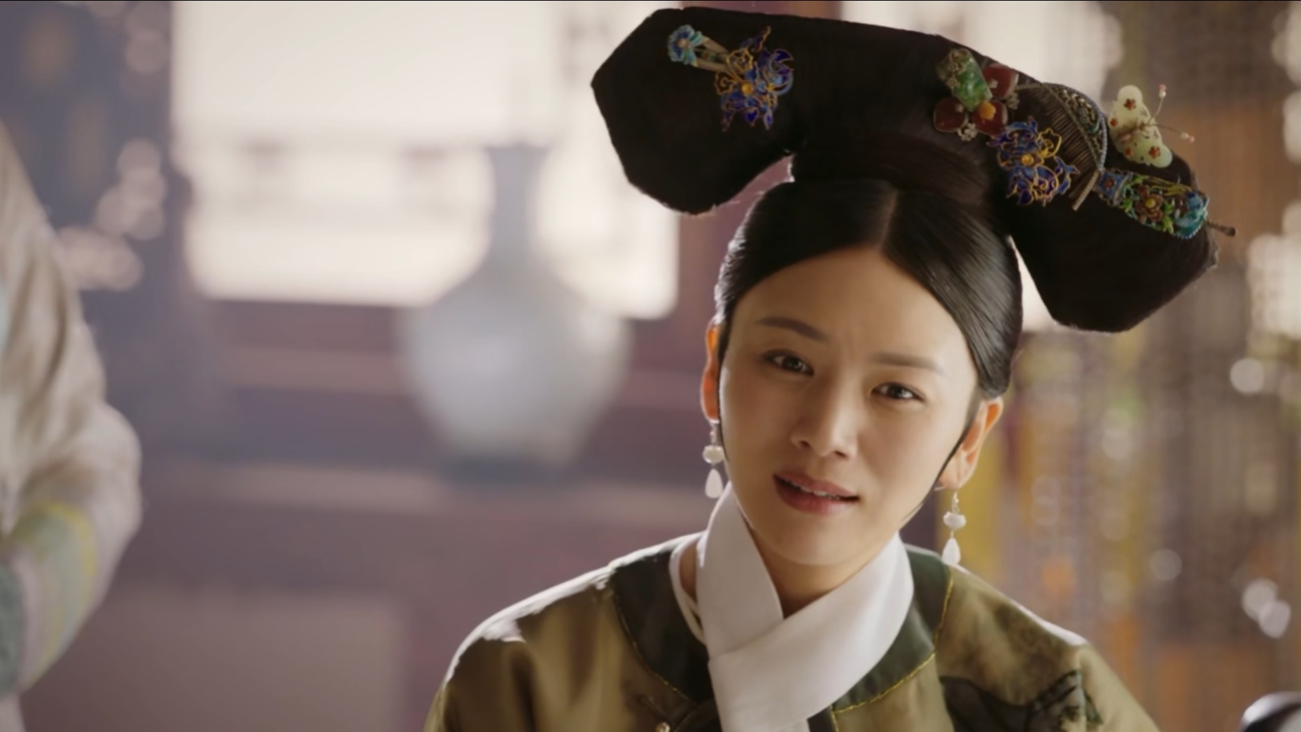 如懿传:为什么纯贵妃走后,婉嫔和如懿海兰走得更近了?