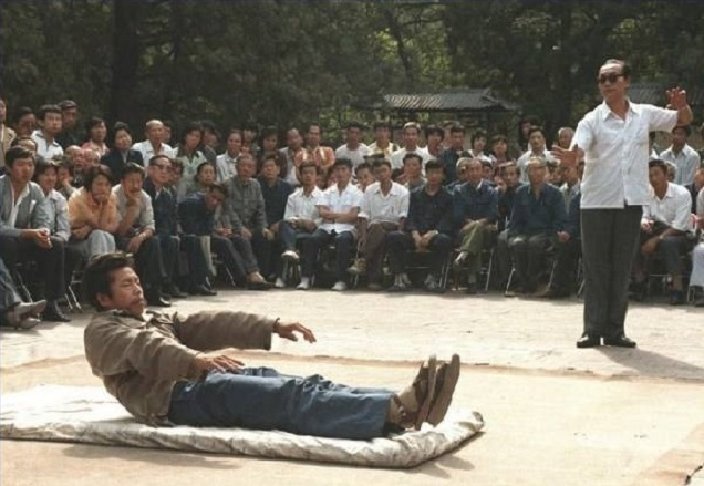 王兴夫:假扮活佛行骗多名女弟子,10年敛财2亿,最终下场如何