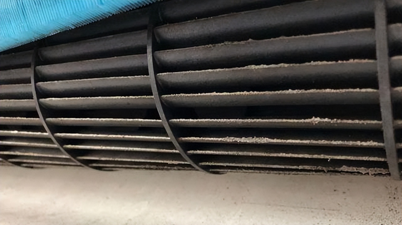 怎么清洗空调过滤网(壁挂空调怎么清洗滤网)