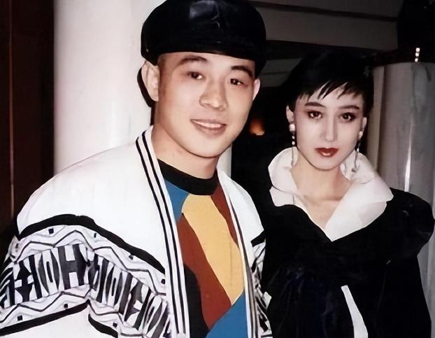 同样是李连杰基因,把黄秋燕女儿和利智女儿一对比,差距就出来了