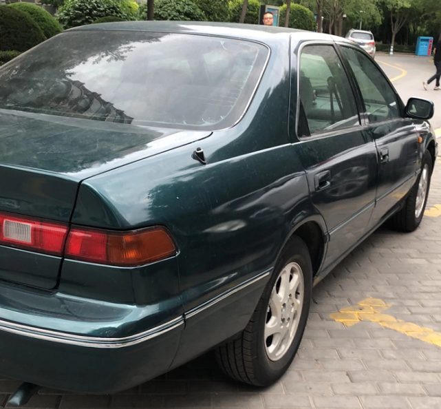 广东车友花2万买辆98款丰田佳美,迄今无修,一加油门还有推背感