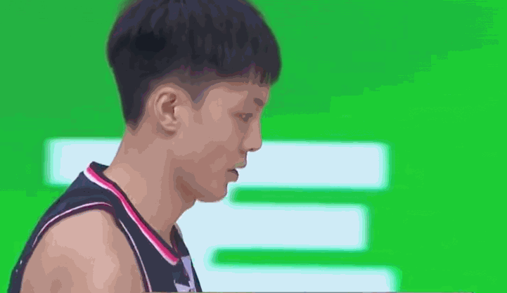 左右膝五次手术,打两年cba就退役!宏远青训教头做视频圈粉无数