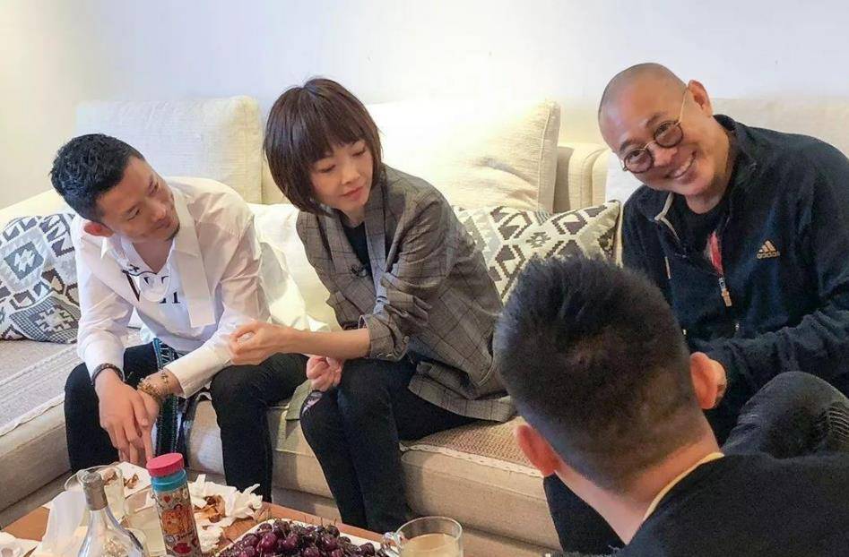 鲁豫被邀到李连杰家吃饭,看到这道菜,鲁豫默默放下了筷子不敢吃