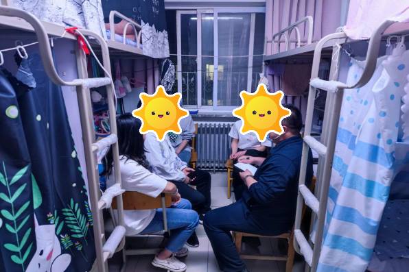 六人寝怎么选床位?个人建议选择靠窗的下铺位置!