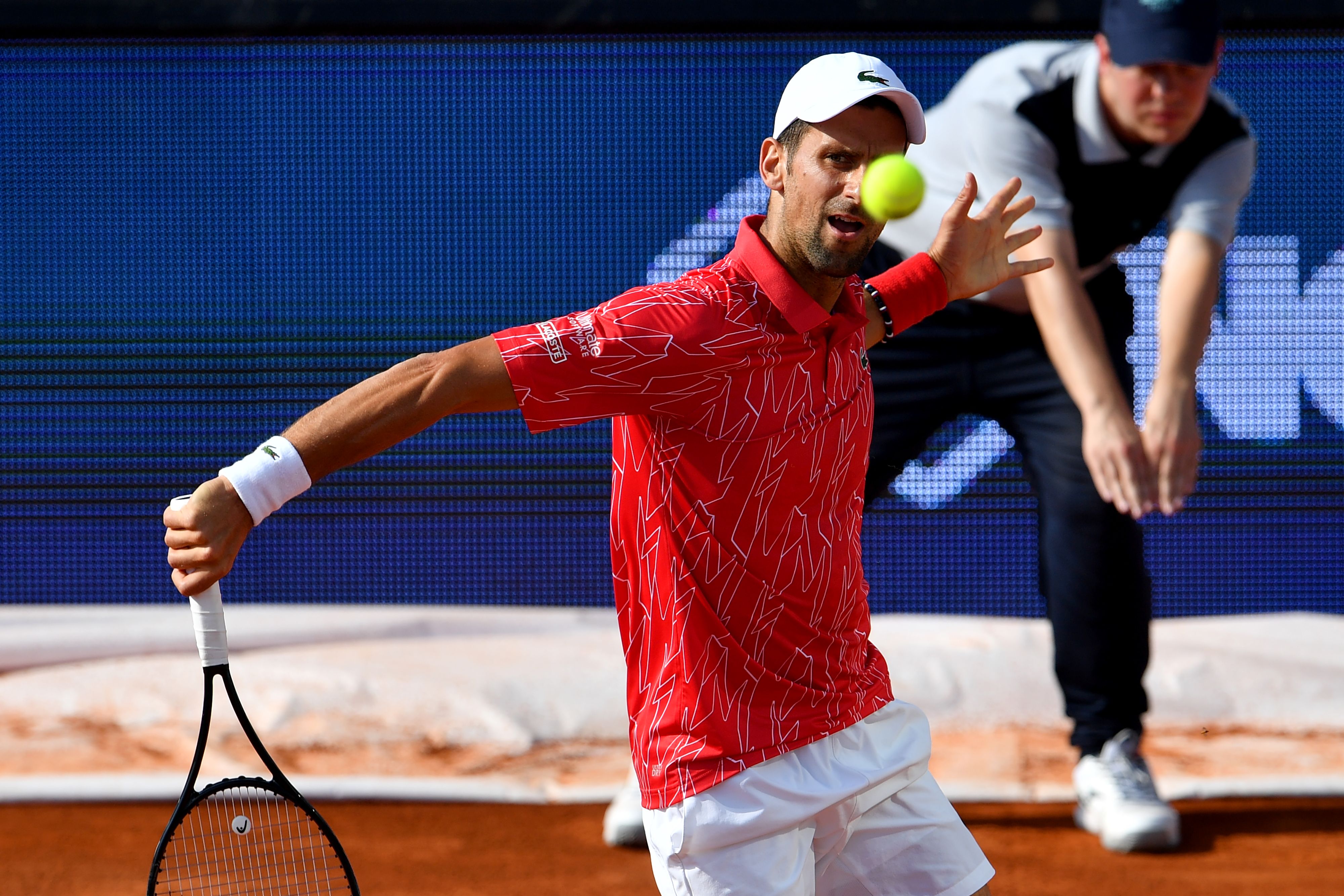 网球——"亚得里亚慈善赛"贝尔格莱德站:焦科维奇胜特罗伊茨基(4)