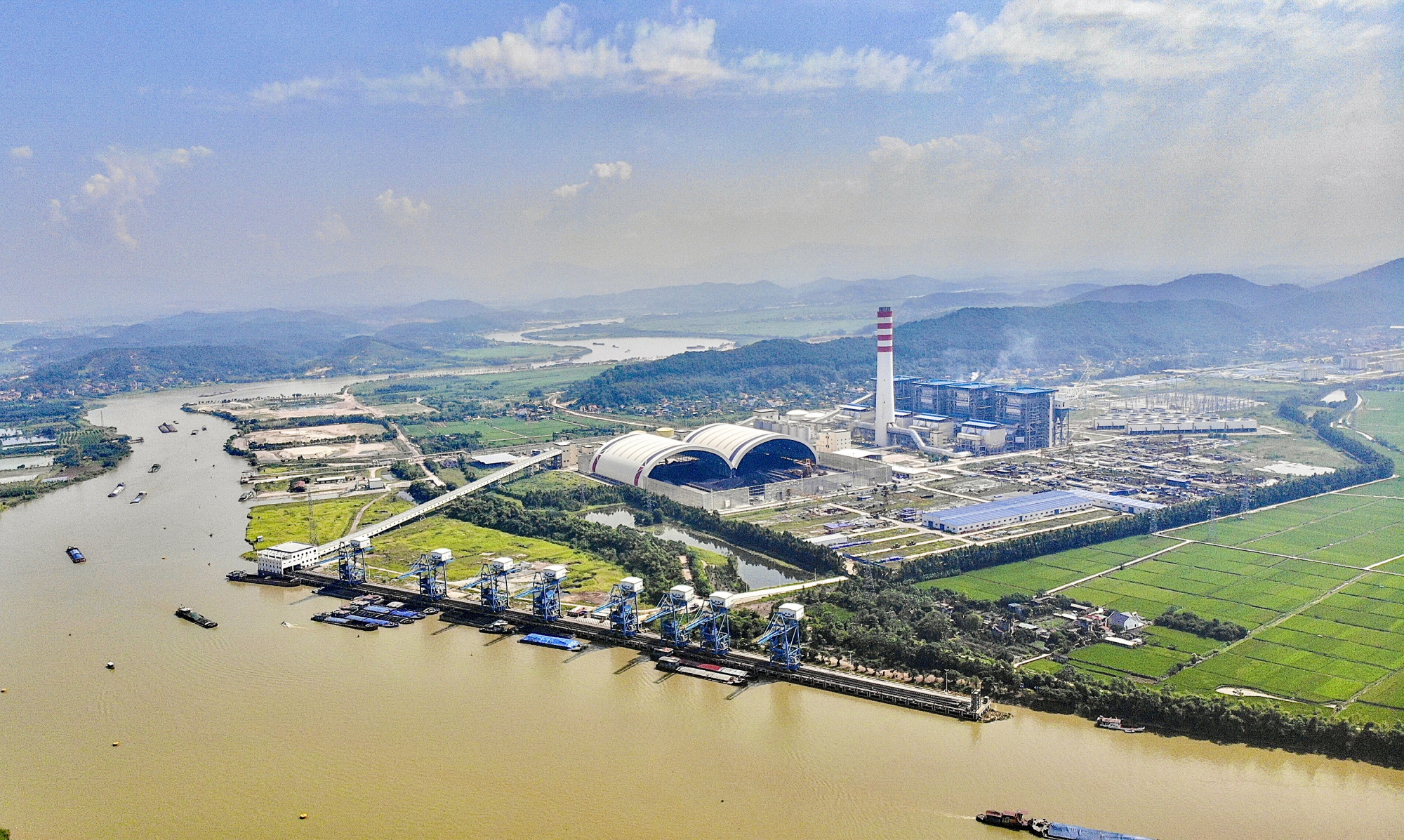 越南海阳燃煤电站2号机组投入商业运行
