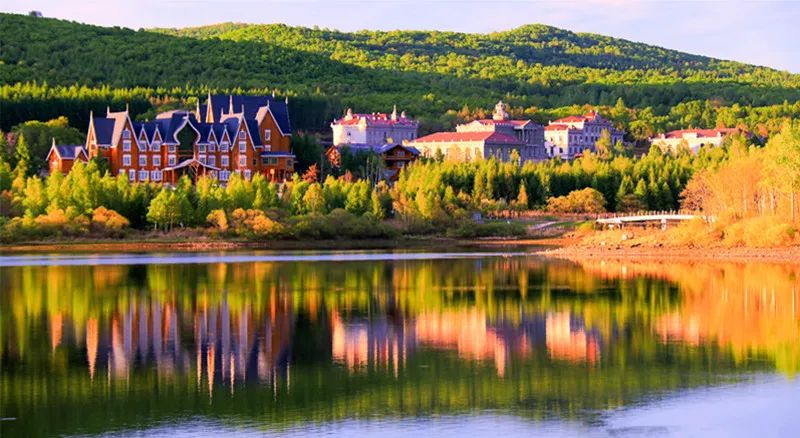 东北边陲一座宜居山城,城内外国人很多,买东西还可以用卢布