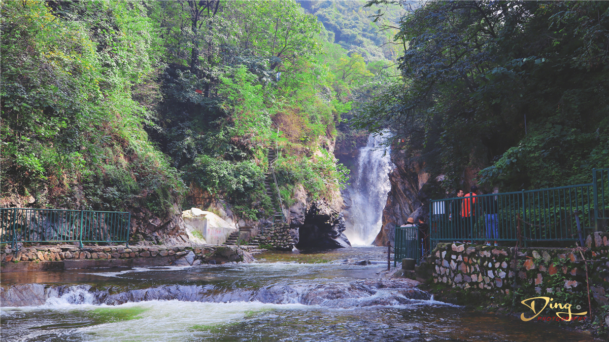 山水秦岭华夏文明,身临其境感受陕西户县这个让人震撼的高冠瀑布
