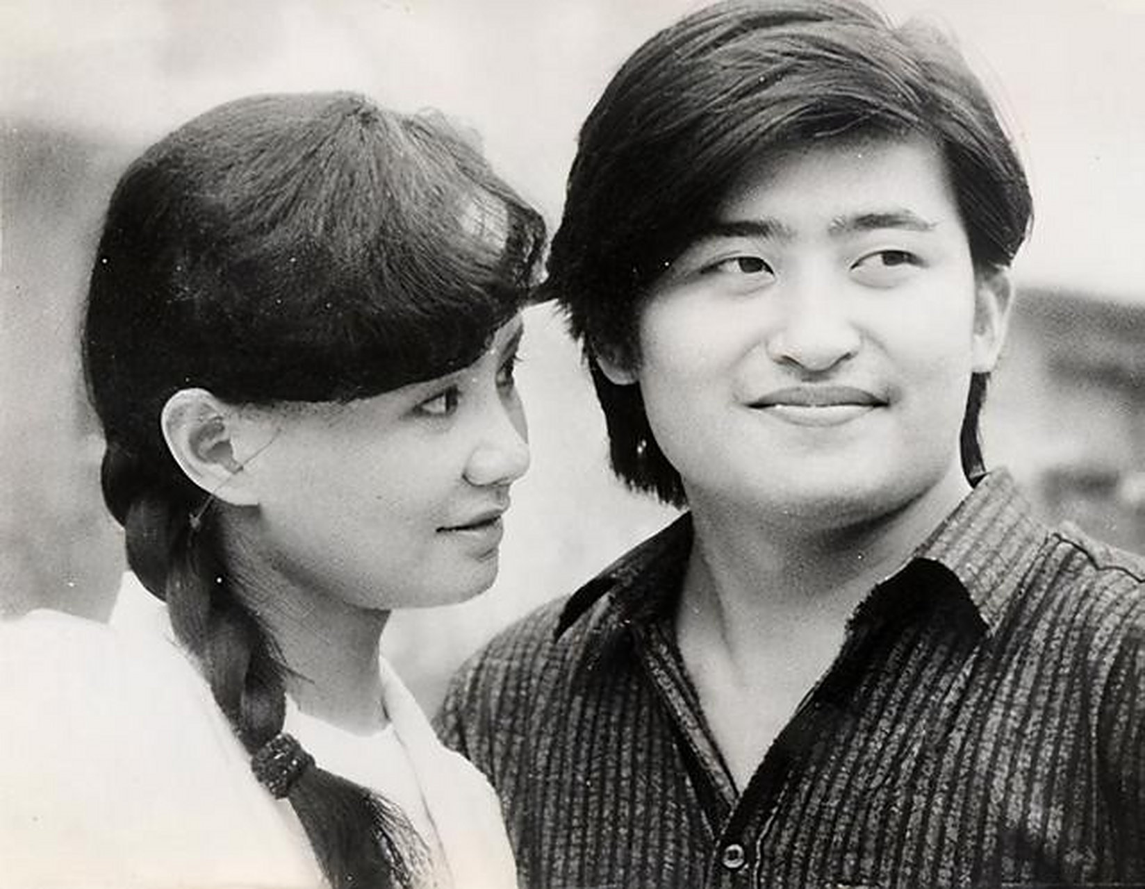 1987年,刘欢认识了湖南台的主持人卢璐,交往9天后求婚成功,可是到结婚