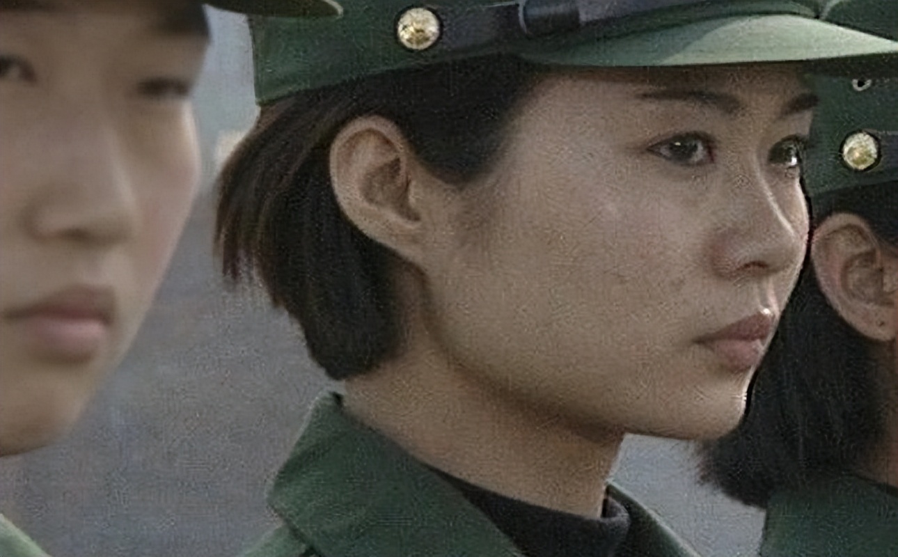 中国美女警花雷敏,一拳击出107公斤,7次立军功,后来嫁给了保安