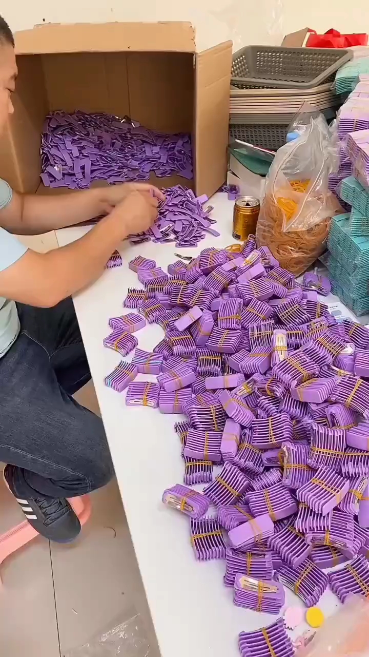 发夹手工活简单包装,大量现货,有一起的吗,想做看置顶作品拿货