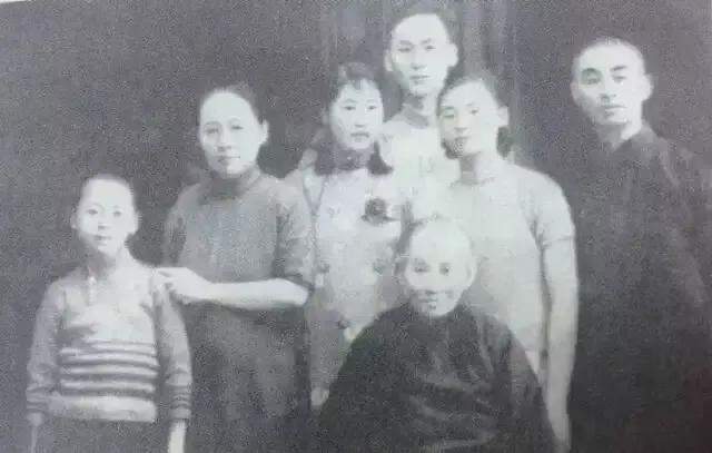 叶圣陶,胡墨林先结婚后恋爱,风雨同舟恩爱41年,真情动人